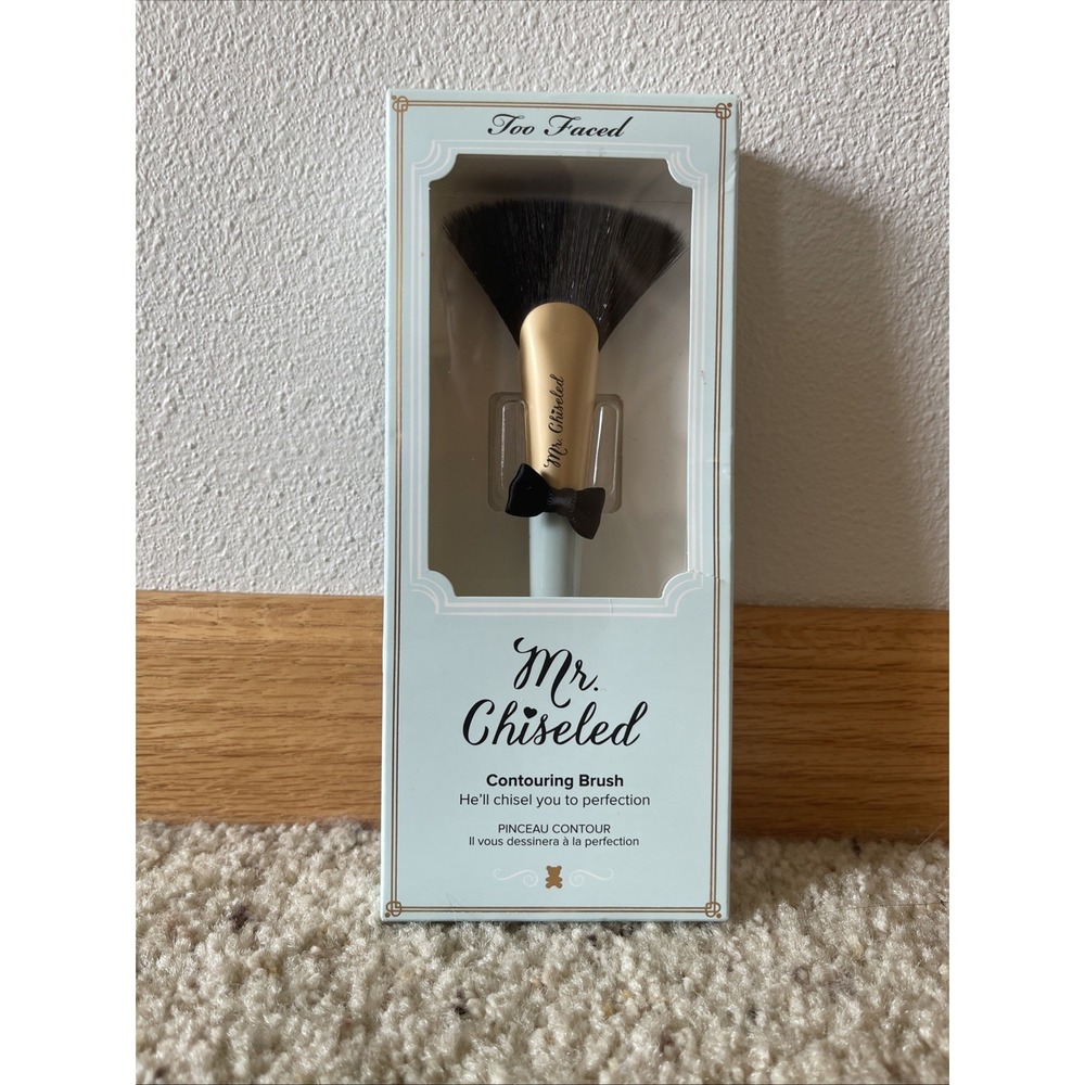 TOO FACED Mr. Chiseled Contouring Brush New in Box